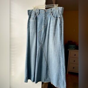 Levi’s Jeans Authentic Denim Maxi Skirt, light wash, size 11